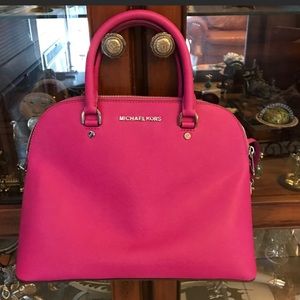 MICHAEL KORS HOT PINK HANDBAG